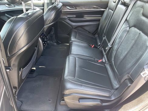 Used 2023 Jeep Grand Cherokee L Limited AWD/4WD image 11