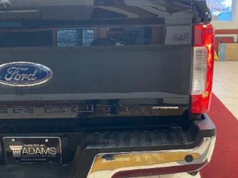 Used 2017 Ford F250 XLT w/ XLT Value Package image 13