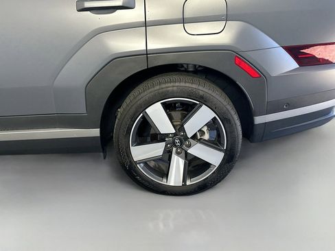 Used 2025 Hyundai Santa Fe Limited AWD/4WD image 33