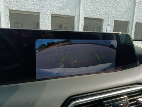 Used 2025 Nissan Armada SV AWD/4WD image 19