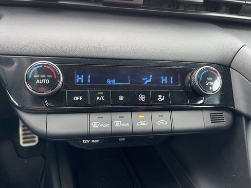 Used 2025 Hyundai Elantra Sport image 12