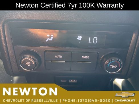 Used 2023 GMC Acadia SLE FWD image 31