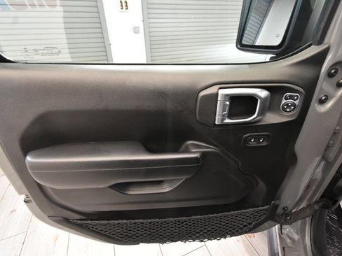 Used 2022 Jeep Gladiator Rubicon w/ LED Lighting Group image 13