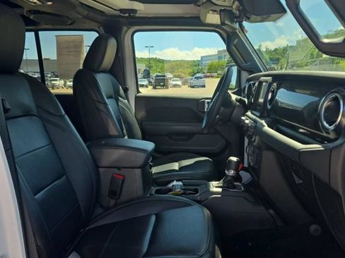 Used 2022 Jeep Wrangler Unlimited Sahara AWD/4WD image 10