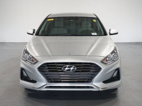 Used 2019 Hyundai Sonata SE FWD image 2