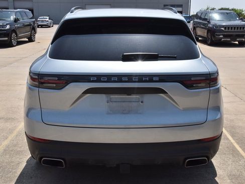 Used 2022 Porsche Cayenne AWD/4WD image 7