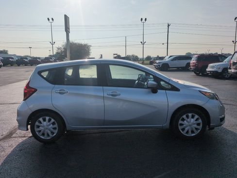 Used 2019 Nissan Versa Note SV FWD image 4