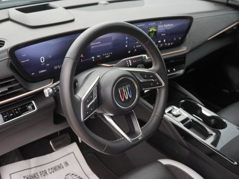 Used 2025 Buick Envision Sport Touring AWD/4WD image 18