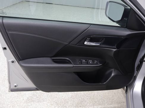 Used 2014 Honda Accord Sport image 11