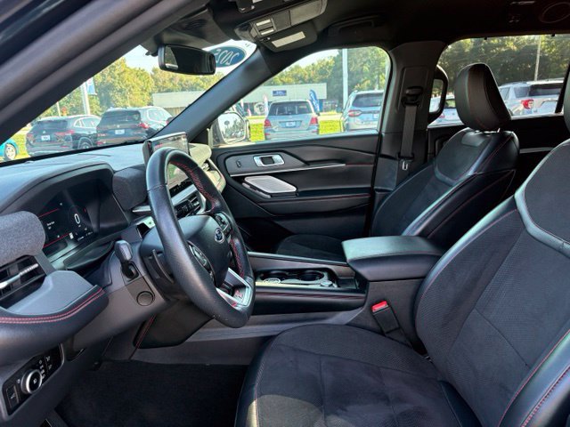 Used 2025 Ford Explorer ST RWD image 9