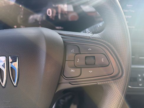 Used 2024 Buick Envista Preferred image 13