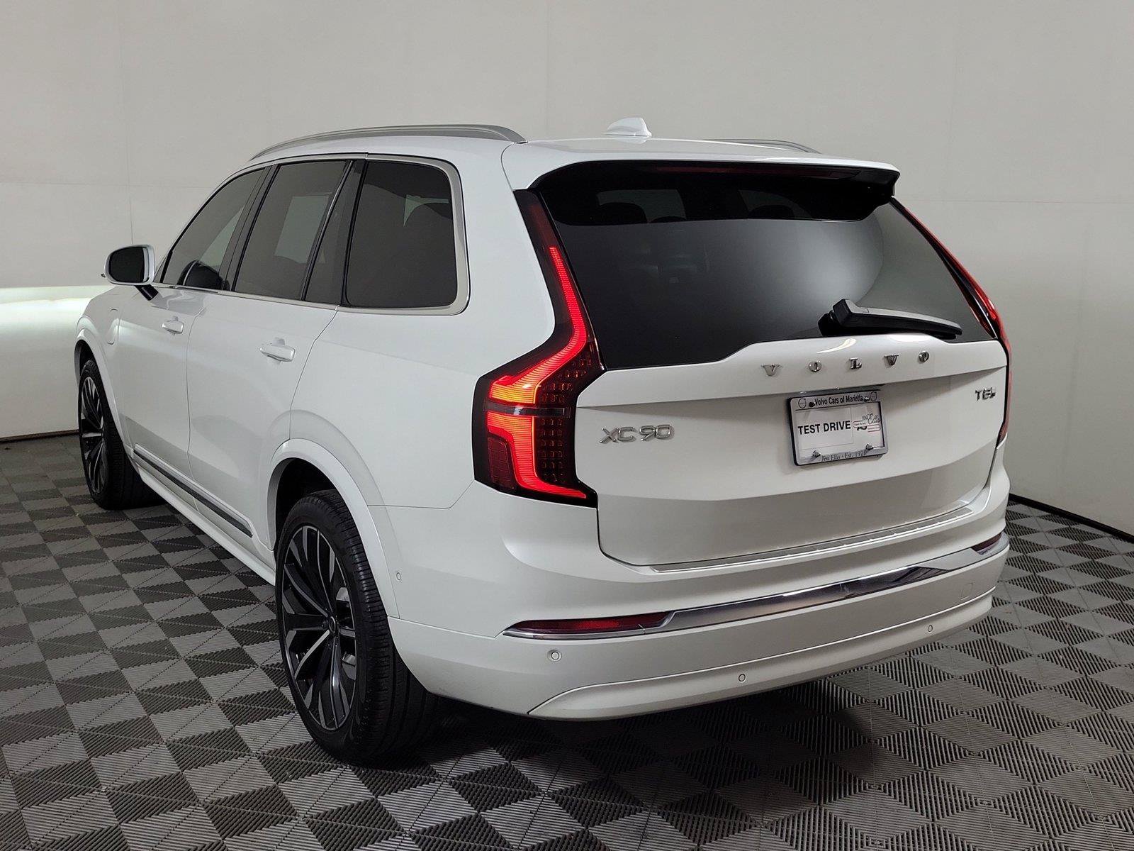 Certified 2025 Volvo XC90 T8 Plus w/ Protection Package Premier AWD/4WD image 4