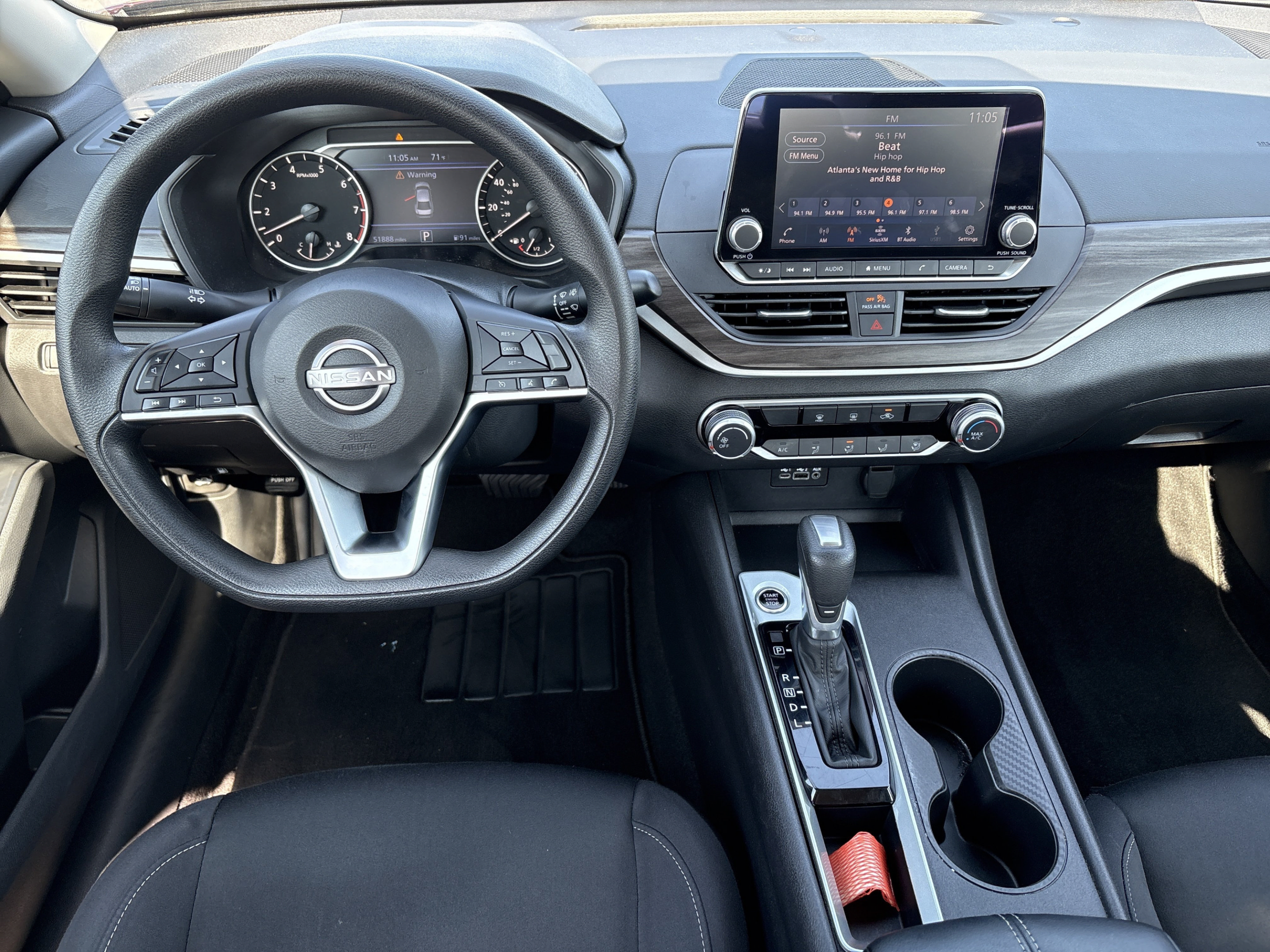 Used 2025 Nissan Altima 2.5 SV FWD image 9