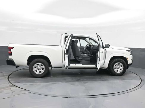 Used 2022 Nissan Frontier S image 37