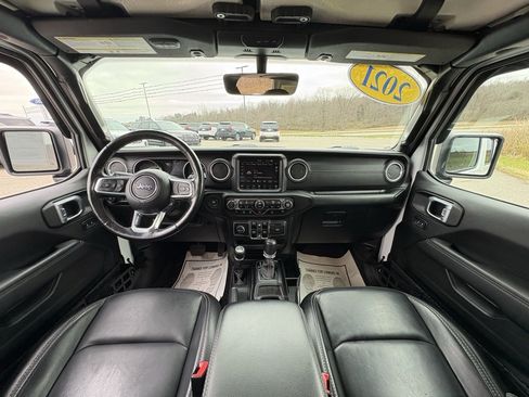 Used 2021 Jeep Wrangler Unlimited Sahara AWD/4WD image 27