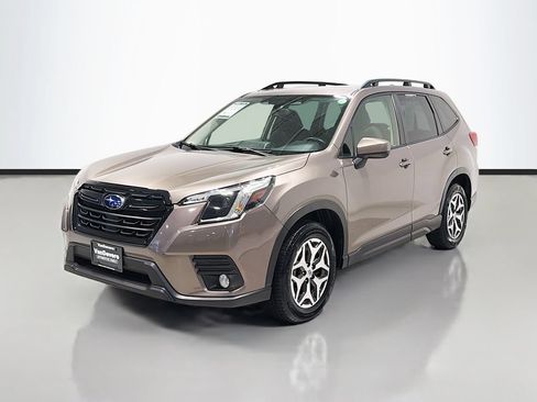 Used 2022 Subaru Forester Premium AWD/4WD image 5