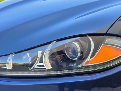 Used 2013 Jaguar XF RWD image 6