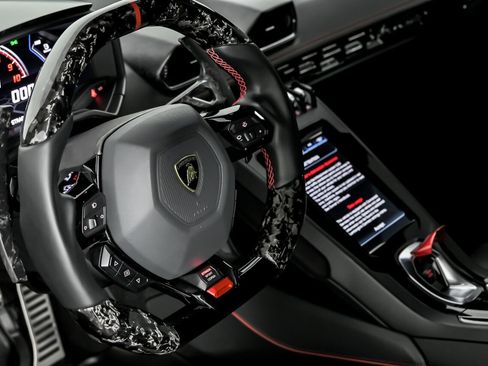 Used 2021 Lamborghini Huracan EVO image 27