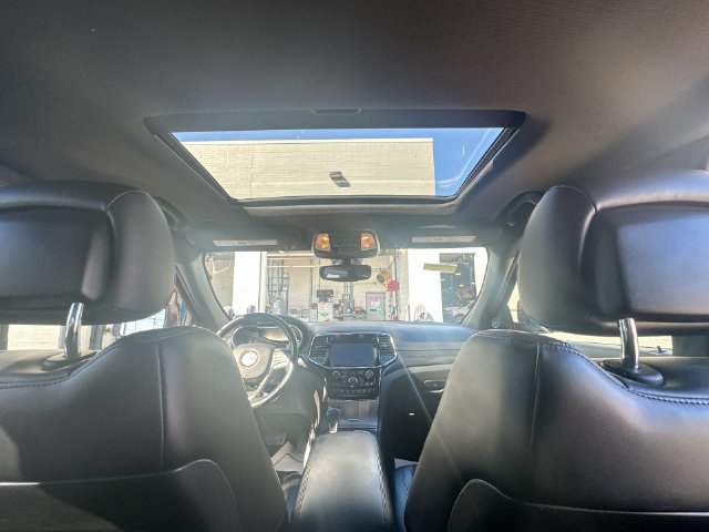 Used 2020 Jeep Grand Cherokee Altitude AWD/4WD image 25
