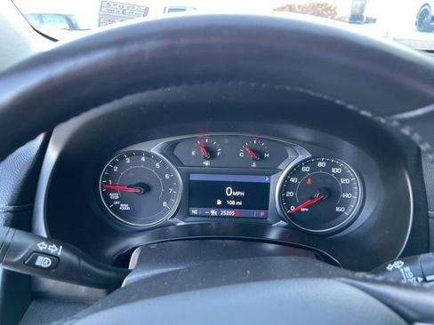 Used 2022 GMC Terrain SLT w/ Elevation Edition image 9