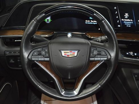 Used 2024 Cadillac Escalade ESV Premium Luxury Platinum AWD/4WD image 29