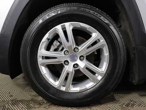 Used 2020 GMC Terrain SLE image 16