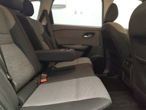 Used 2022 Nissan Rogue SV FWD image 19