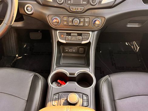 Used 2023 GMC Terrain SLT image 22