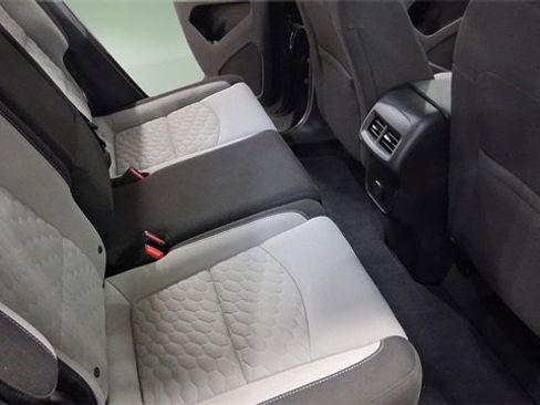 Used 2018 Chevrolet Equinox LS image 15