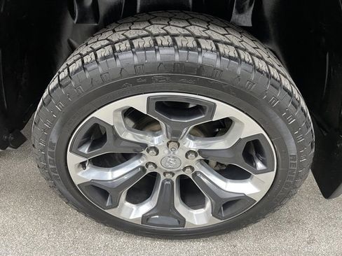 Used 2022 RAM 1500 Limited w/ Body-Colour Bumper Group image 16
