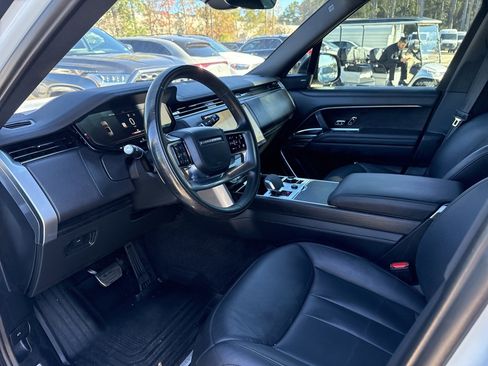 Used 2023 Land Rover Range Rover SE image 9