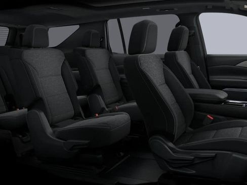 New 2026 Chevrolet Traverse LT w/ Sun and Wheel Package AWD/4WD image 32