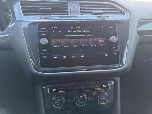 Used 2020 Volkswagen Tiguan SEL Premium R-Line image 36