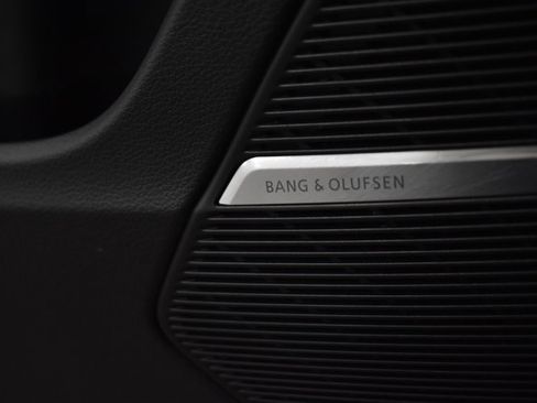 Used 2025 Audi Q8 Premium Plus w/ Premium Plus Package image 36