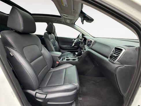 Used 2022 Kia Sportage EX image 13