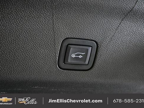 Used 2022 Chevrolet Tahoe Z71 w/ Luxury Package image 37