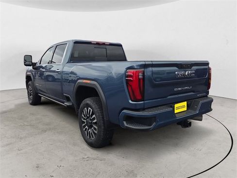 Used 2025 GMC Sierra 2500 Denali Ultimate image 3