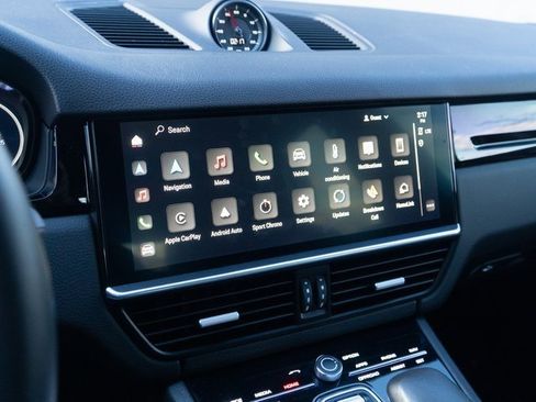 Certified 2022 Porsche Cayenne S image 25