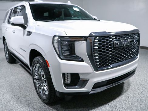 Used 2024 GMC Yukon Denali Ultimate AWD/4WD image 5