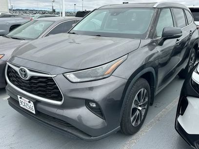 Used 2022 Toyota Highlander XLE