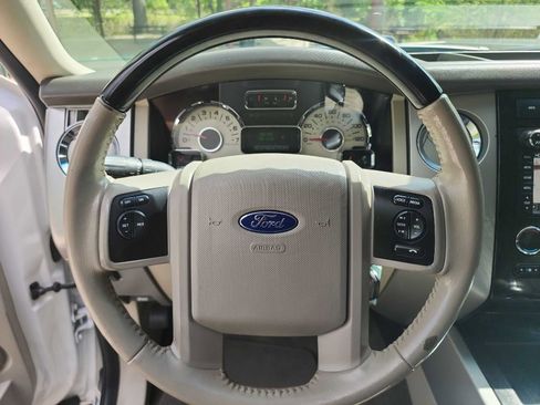 Used 2013 Ford Expedition Limited image 18