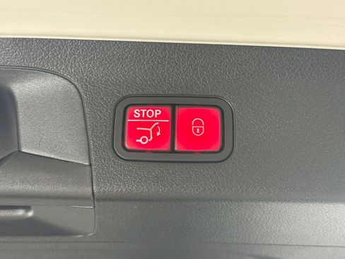 Used 2023 Mercedes-Benz GLS 63 AMG 4MATIC image 35