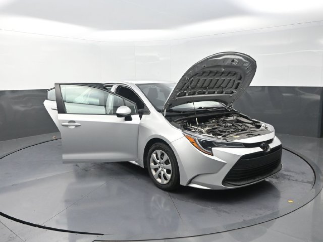 Used 2024 Toyota Corolla LE FWD image 39