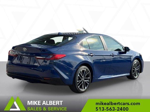 Used 2025 Toyota Camry XLE FWD image 4
