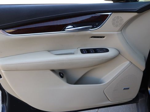 Used 2017 Cadillac XT5 Luxury w/ Driver Awareness Package FWD image 21