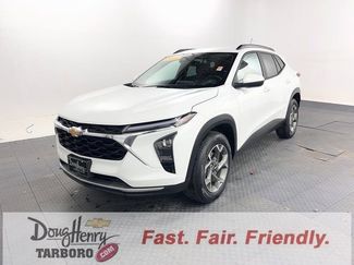 Used 2025 Chevrolet Trax LT w/ LT Convenience Package FWD video 1