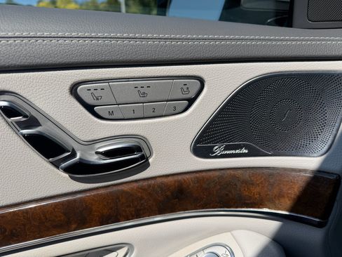 Used 2015 Mercedes-Benz S 550 Sedan image 7