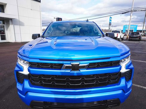 Used 2025 Chevrolet Silverado 1500 RST image 2