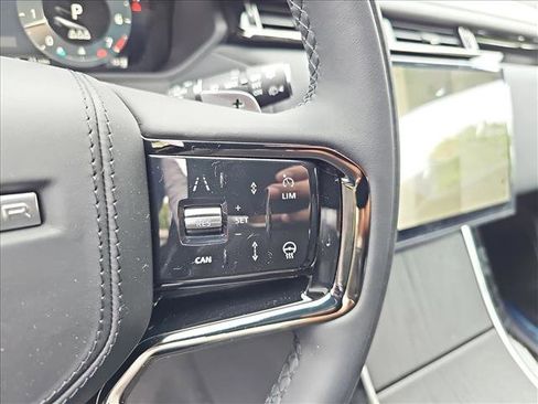 New 2026 Land Rover Range Rover Velar Dynamic SE image 19