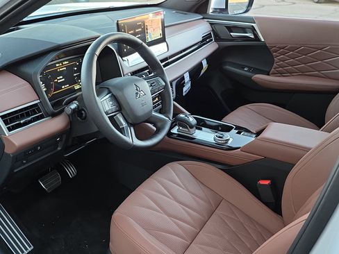New 2026 Mitsubishi Outlander SEL FWD image 13
